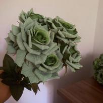 7Heads Roses Bouquet Artificial Flower Haze Blue Sage Green Bean Paste Green Fake Rose Retro Living Room Decoration Wedding žalia