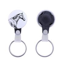 Selle Francais - unikalus raktų pakabukas su arklio paveikslėliu, rankų darbo gaminys, lengvas ir patogus pakabukas iš Art-Dog prekės ženklo