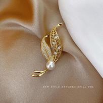Leaf Brooch High-End Women'S Suit Accessories Pearl Flash Diamond Brooch Fixed Clothes Internet Celebrities Ins Tide Personality Pins brown