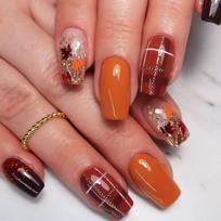 Thanksgiving Fall Press on Nails Medium Square False Nails Maple Leaf Orange Glitters Plaid Acrylic Nails Stick on Nail brown