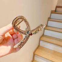 Luxurious Champagne-colored Crystal Hair Claw, Upside-Down Bun Shark Clip, Fashionable and Low-key Luxurious Hairpin beige