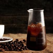 Frothing Creamer Mixing Pitcher, Glass Espresso Steaming Tapered Measuring Cup for 250ml brown