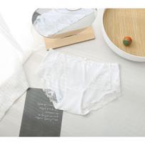 Seksualūs vasariniai moteriški nėriniuoti apatiniai iš medvilnės su kvėpuojančiu tarpkojo besiūliu juosmeniu paaukštintu klubu kelnaitės trikampės kelnaitės M balta