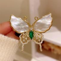 Fluttering Butterfly Brooch, High-end Chest Flower Breaking Into Butterfly, Light Luxury And High-end Accessories One Size