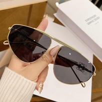 Retro Irregular Hollow Metal Frog Sunglasses for Women Men Big Frame Aviator Glasses juoda