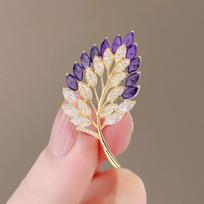 Purple Leaf Brooch Women's High-end High-end Delicate Suit Brooch Pin Fashion Temperament Clothes Accessories beige