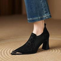 Wind leopard print metal head high heels women's spring and autumn new fashion pointed thick heel deep mouth fashion shoes 35 juoda