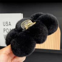 Winter Temperament Rabbit Hair Claw Hair Ball Grab Large Plush Hair Grab The Back of The Head Shark Clip Hairpin Headwear juoda