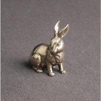 1 vnt. Elegantiškas žalvarinis Elegantiško triušio stalo dekoras Zodiako triušis Vintažinis arbatos puodelio rankenėlė Seno vario amatai Facing right gray
