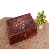 Rankų darbo medinė papuošalų dėžutė moterims. Papuošalų organizatorius, Rankų darbo brown