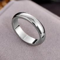 Madingas titano plieno platus lygus žiedas poroms – stilingas priedas smiliui US Size 3 gray