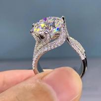 Sparkling Twisted Metal Inlaid White Zircon Ring for Women's Daily Wear To Receptions 9