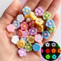 20vnt 1,2cm Mini Naktinis Švytėjimo Pliušinis Penkių Žiedlapių Gėlės Verpalų Gėlės Nagų Dervos Maži Aksesuarai Auskarų Aksesuarai „Pasidaryk Pats“ Aksesuarai Mixed color brown