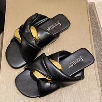 Fashion New Ladies Slippers Women Flip Flops 2024 Summer Casual Indoor Pu Metal Decoration Square Toe Outside Green Slides Female Shoes 35 juoda