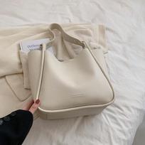 Designer Crossbody Women's Bag  Summer New PU Material Large Capacity Bag Fashion Versatile Commuter Underarm Bag (30cm<Max Length<50cm) gray