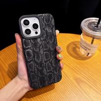 Built-in Magnetic Snake-skin Pattern Suitable for IPhone16ProMax Mobile Phone Case Apple 15 Wristband Bracket Case iPhone11 white