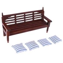 1:12 Miniatiūriniai baldai Lėlių namelis Medinė sofa su 4 pagalvėlėmis Lėlėms Vaikams Vaidmenų žaidimo žaislas Lėlių namelio miniatiūriniai baldai wood sofa 4pcs pillows black