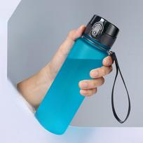 Plastikinis puodelis vyriškas nešiojamas lauko rankinis puodelis moteriškas studentų sporto fitneso virdulys didelės talpos apsaugotas nuo kritimo puodelis 350ml beige
