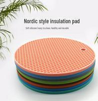 Apvalus silikoninis medaus koriaus formos karščiui atsparus kilimėlis - Neslystantis izoliacinis padėklas virtuvei ir stalui Nordic Color Random (Small 14.5cm) beige