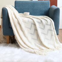 Herringbone Pattern Knit Shawl: Office Nap & Air Conditioning Blanket with Geometric Jacquard Design 127x180CM (with tassels) smėlis