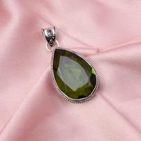 Peridoto brangakmenio karoliai su sidabro grandinėle 925 sterlinginio sidabro pakabuko karoliai
