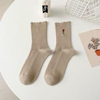 Rudens žiema Moteriškos medvilninės kojinės su gėlėmis Siuvinėjimas Japoniškos Kawaii Mielos Kojinės Korėjietiško stiliaus Vienspalvės Harajuku Vintage Crew Sox beige