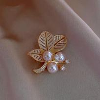 Light Luxury Ginkgo Biloba Brooch High-End Women'S Exquisite Flower Pearl Corsage Design Sense Niche Pin Clothes Accessories gray