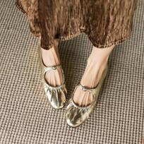 Krazing Pot Sheepskin Fashion Summer Spring Autumn Metal Button Women Pleated Decoration Round Toe Low Heels Pumps 35 auksas