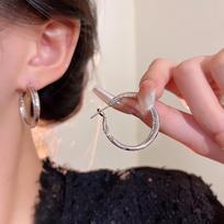 Korean Retro High-End Hoop Earrings: Trendy Hong Kong Style for Women and Influencers