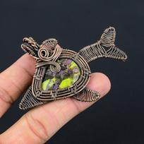 Beauteous Stichtite Gemstone Handmade Pure Copper Wire Wrapped Fish Pendant Jewelry 2.55 Inches žalia
