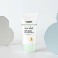 Kim Jeong Moon Aloe Cure Aqua Mild Green Sun Cream 40ml (SPF50+) 1 PCS