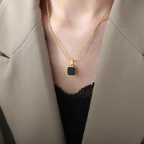 Hong Kong Style Retro Personality Temperament Square Brand Pendant Necklace Titanium Steel 18K Gold Non-Fading Versatile Jewelry Chain Women