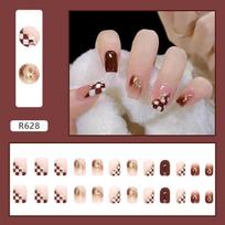 24 Pcs Early Autumn White Brown Manicure Fine Flash Wearing Nail Checkerboard Color Block Chocolate Fake Nails gray
