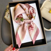 68cm Rose Printed Square Scarf Women's Spring and Summer Thin Imitation Silk Scarf High-end Versatile Headscarf Scarfs Shawl rožinė