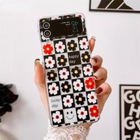 Cute Daisy Flower Bracelet Wrist Strap Phone Case For Samsung Galaxy Z Flip 3 4 Flower Transparent Cover For Z Flip3 Flip4 Funda For-Galaxy Z Flip 4