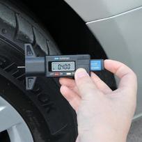 1 vnt. Skaitmeninis padangos protektoriaus gylio liniuotė 0–25 mm Padangos nusidėvėjimo aptikimas Automobilio padangos skaitmeninis gylio matuoklis su suportu 1pc gray