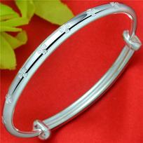 Four-leaf Clover Bracelet Female 999.9 Sterling Silver Korean Version Simple Small Fresh Bracelet Fashion Silver Bracelet 20g