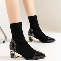 Fashion 2024 Cyber Red Autumn and Winter New Style Fashion Boots Women's Rough Heel Water Diamond Patched Versatile Nude Boots 35 juoda