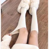 Rudens ir žiemos moteriškos megztos kojinės Vienspalvės vertikalios juostos šiltos iki kelių kojinės Harajuku Fashion Lolita kojinės One Size balta