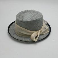 2023 m. Nauja pilka britų elegantiška temperamento retro plataus krašto kepurė Filipinų kanapių verpalų kepurė Vestuvės Aukštos kokybės banketinė kepurė pilka spalva