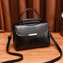 Bag Female Retro Handbag Fashionable Shoulder Crossbody Bag Small Square Bag One size tamsiai žalia spalva