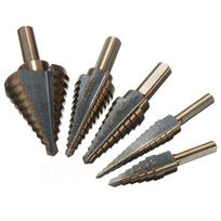 Britiškas pakopinis grąžtų rinkinys rankiniams grąžtams - juodas ir geltonas metalo skylių grąžtas. 5-piece set geltona/juoda