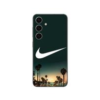 Dėklas Samsung Galaxy S24 plus nike logotipas fonas Kalifornijos palmės naktį juoda