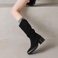 Krazing Pot Cow Suede Nubuck Winter Round Toe Med Heels Fashion Boots Women Slip on Pleated Retro Elegant Women Mid-calf Boots 34 juoda