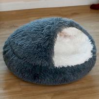 Half Pack Cover Plush Dog Kennel and Cat Nest Deep Sleep Warm Pet Bed Soft and Comfortable Semi-enclosed Pet Pad S 40cm