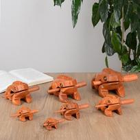 Thai Wooden Frog Carving: Creative Fish Ornament & Souvenir 6CM