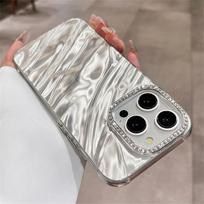 Luxury Bling Glitter Diamond Camera Protection Phone Case for iPhone 14 11 12 13 15 Pro Max Shiny Wave Ripple Pattern Hard Cover For iPhone 15 sidabras