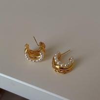 Hong Kong Style Retro Pearl Multi-Layer Metal Stud Earrings Women'S Personality Light Luxury Fashion Temperament Trend Versatile Earrings Earrings