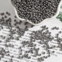 450G Austrijos krištolo apvalios skylutės karoliukai Metalinės spalvos čekiško stiklo smulkūs karoliukai papuošalų gamybai „pasidaryk pats“ aksesuarai Grey 2mm 30000pcs