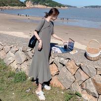 Moteriškas skersinio kirpimo tuščiaviduris dizainas, apvalus kaklas, laisvas liekninamas klostuotas sijonas, madinga armiško temperamento pilka suknelė XL gray